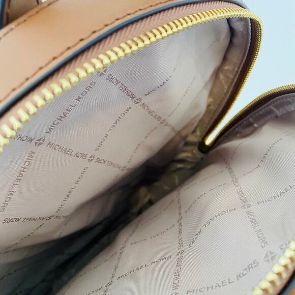 NWT Michael Kors Jaycee Medium Zip Pocket Backpack & wallet vanilla - Picture 11 of 12